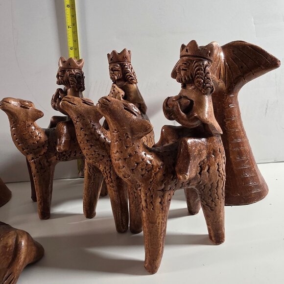 Vintage Intricately Detailed Painted/Glazed Clay 14 Piece Nativity Set - Picture 5 of 9